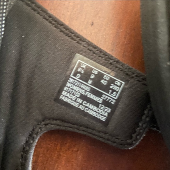 Clarks Cloudsteppers Sandals 🩴 - Picture 10 of 11